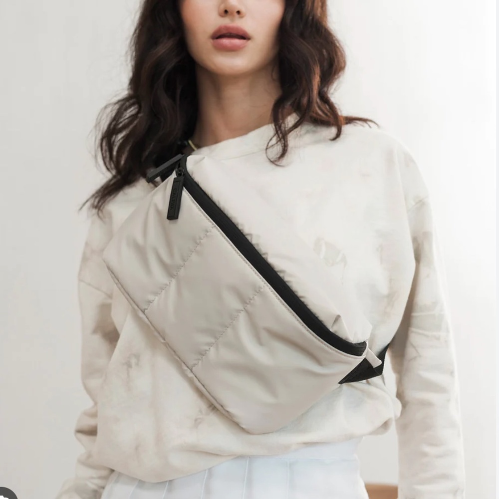 Calpak - Luka Belt Bag in Dove Grey